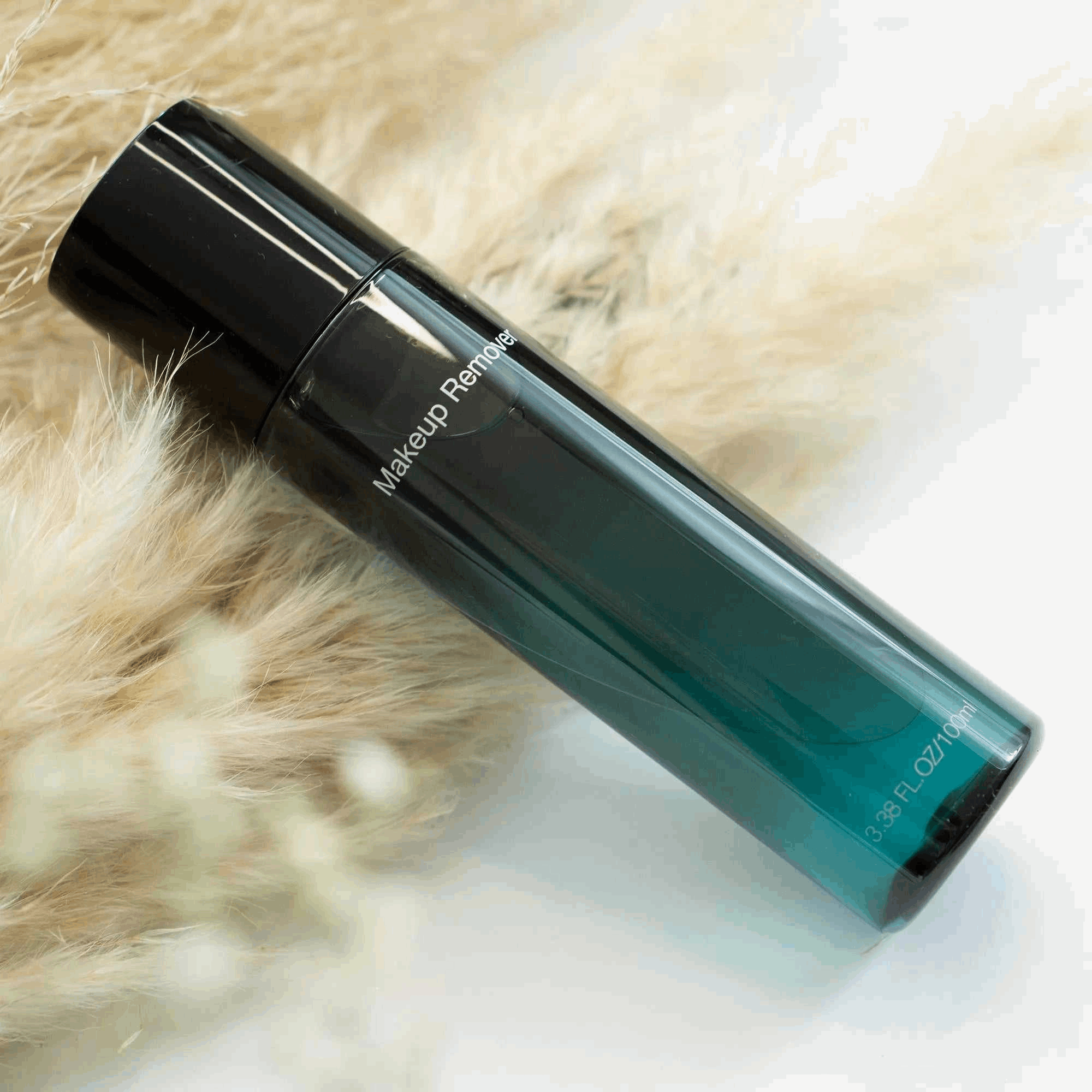 Lip and Eye Makeup RemoverLip and Eye Makeup RemoverDescription An oil and water mix, this professional Lip and Eye Makeup Remover is the product you need to quickly remove makeup on sensitive skin. Remove the stubbor[Bal]
