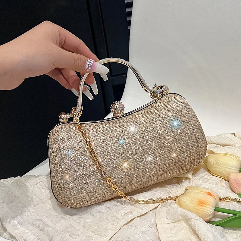 Evening party bags: This year, there is a trend for sophisticated and feminine women's bags. There are simple buttoned small bag