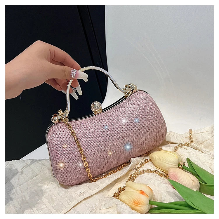 Evening party bags: This year, there is a trend for sophisticated and feminine women's bags. There are simple buttoned small bag