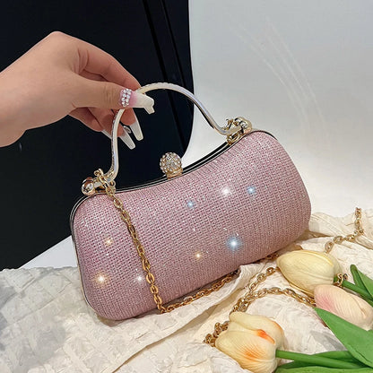 Evening party bags: This year, there is a trend for sophisticated and feminine women&