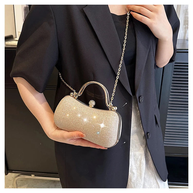 Evening party bags: This year, there is a trend for sophisticated and feminine women's bags. There are simple buttoned small bag