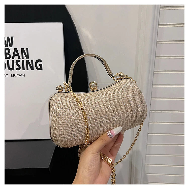 Evening party bags: This year, there is a trend for sophisticated and feminine women's bags. There are simple buttoned small bag