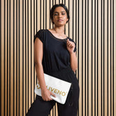 Crossbody BagCrossbody bagIntroducing our versatile Crossbody Bag – the perfect accessory to keep your style on point and your essentials organized while keeping your hands free.
Crafted from[Bal]