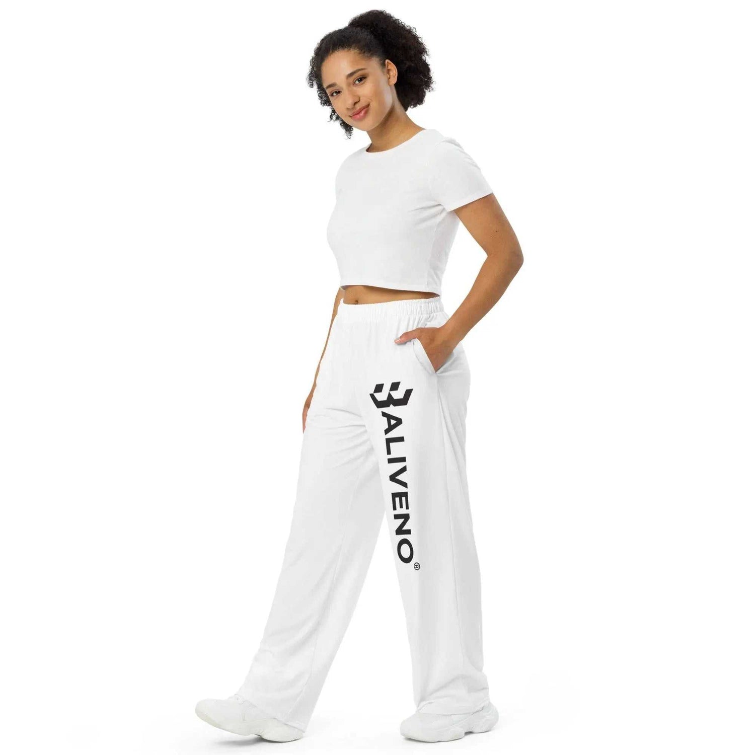 All-over printAll-over print wide-leg pantsUpgrade your loungewear with the trendy All-Over Print Wide-Leg Pants. These stylish knit pants combine the relaxed feel of sweatpants with a fashionable all-over pr[Bal]