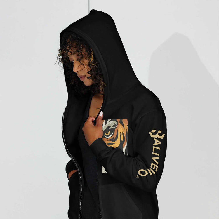 Baliveno Savage ZipBaliveno Savage Zip HoodieExperience the perfect blend of style and comfort with the Baliveno Savage Zip Hoodie – destined to become your new favorite staple.
Crafted with meticulous attentio[Bal]