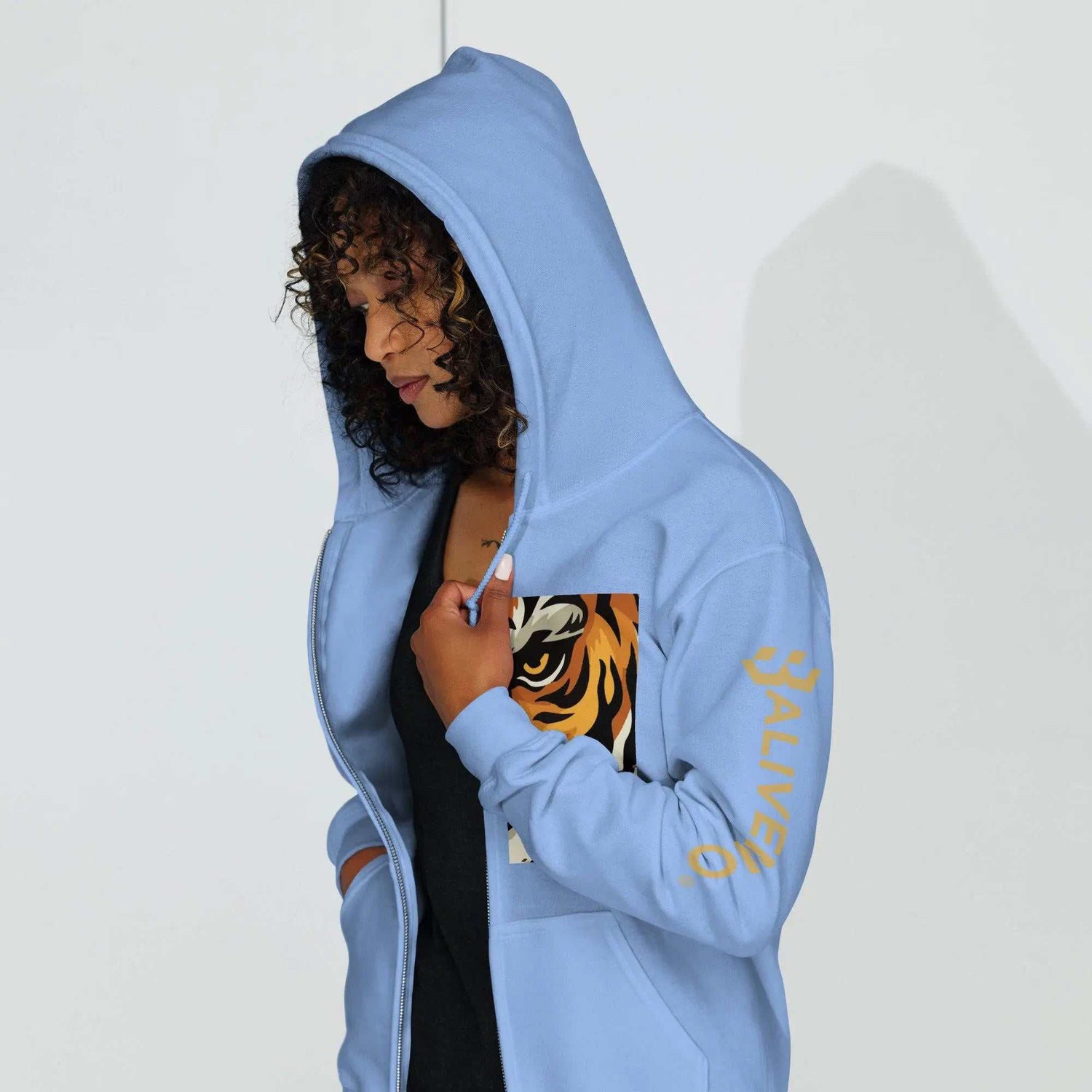 Baliveno SavageBaliveno Savage Zip HoodieExperience the perfect blend of style and comfort with the Baliveno Savage Zip Hoodie – destined to become your new favorite staple.
Crafted with meticulous attentio[Bal]