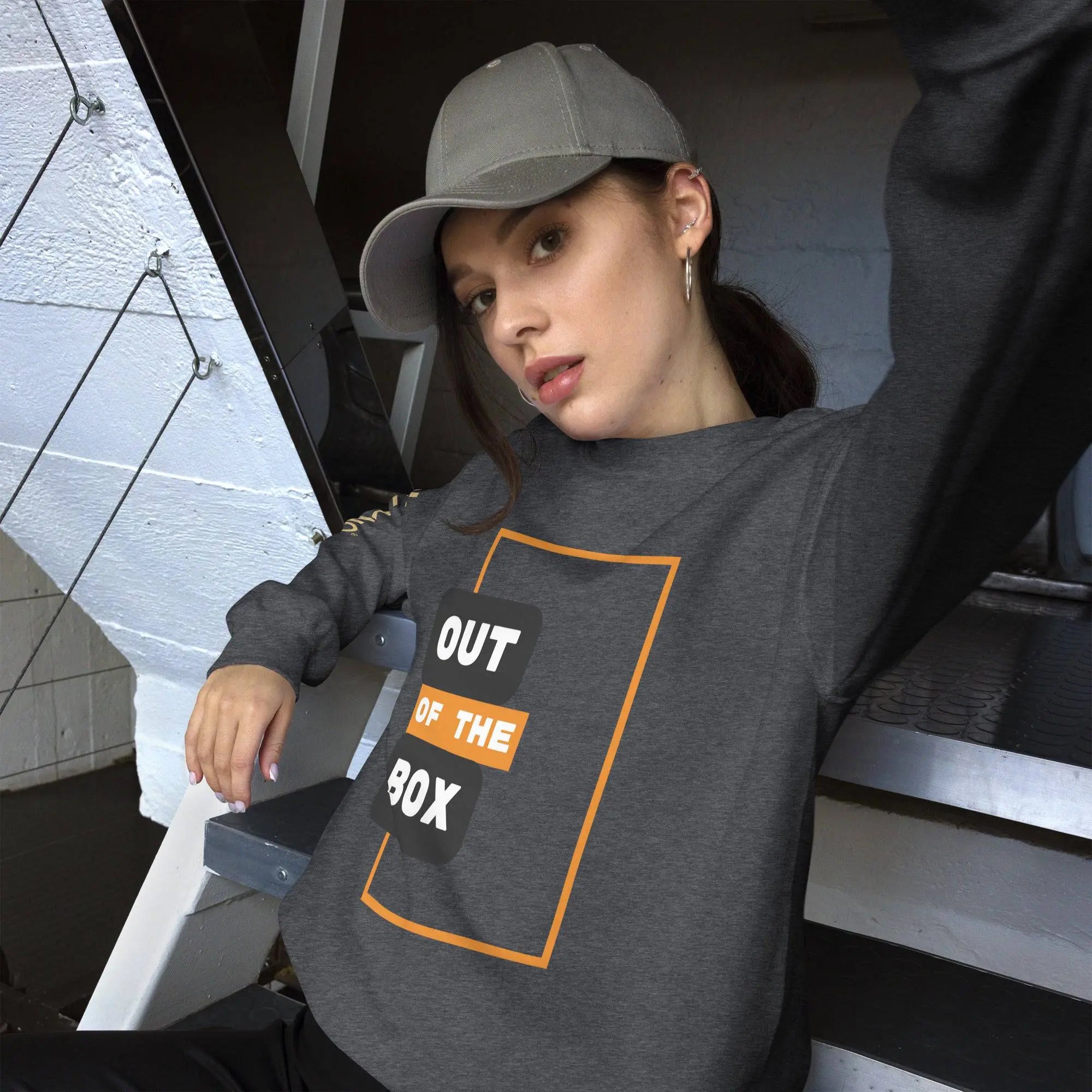 Out Of The Box Sweatshirt - BALIVENO