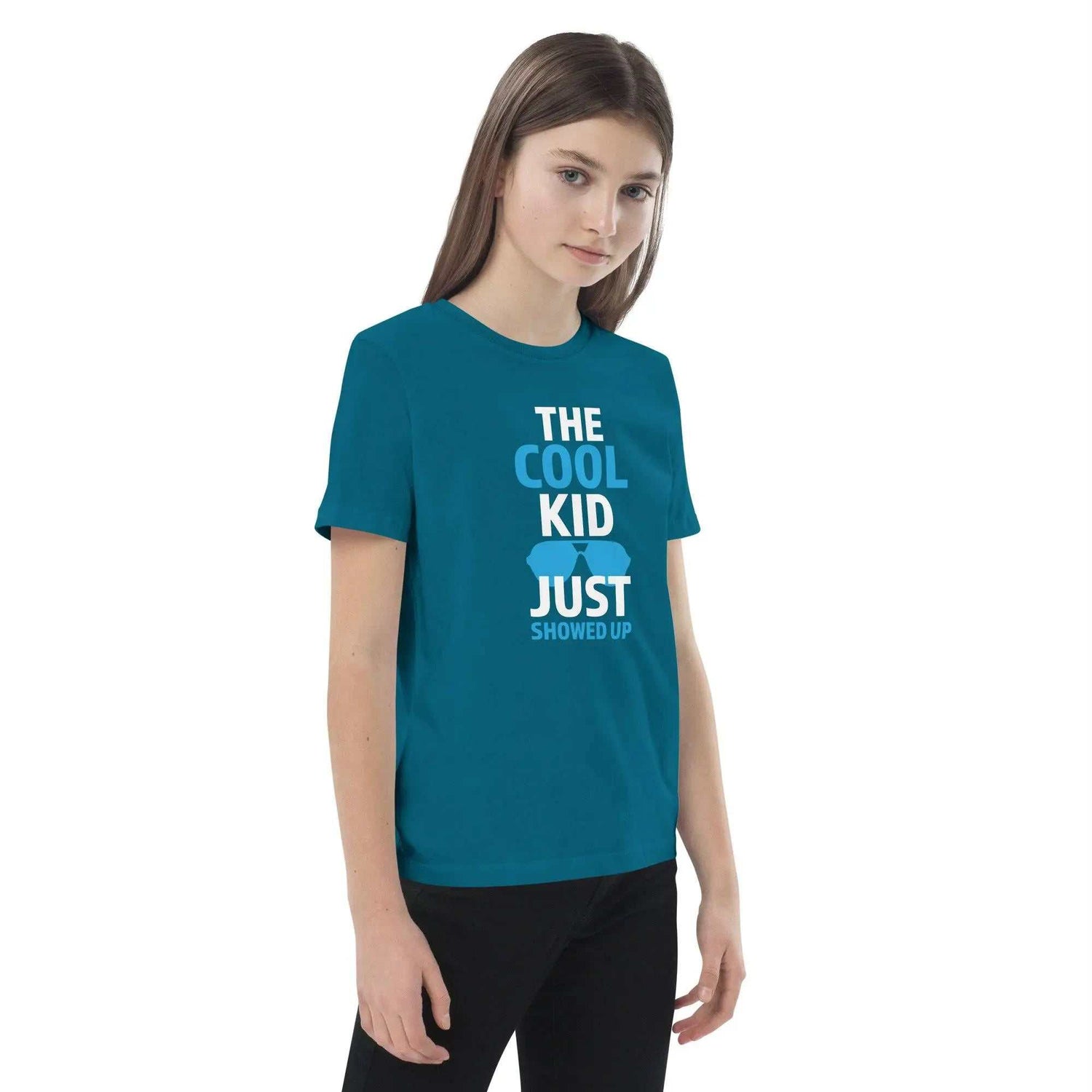 The Cool KidThe Cool Kid Just Showed Up T-shirtIntroducing "The Cool Kid Just Showed Up" T-shirt – the perfect blend of style, comfort, and sustainability for your little trendsetter! Crafted from 100% organic ri[Bal]