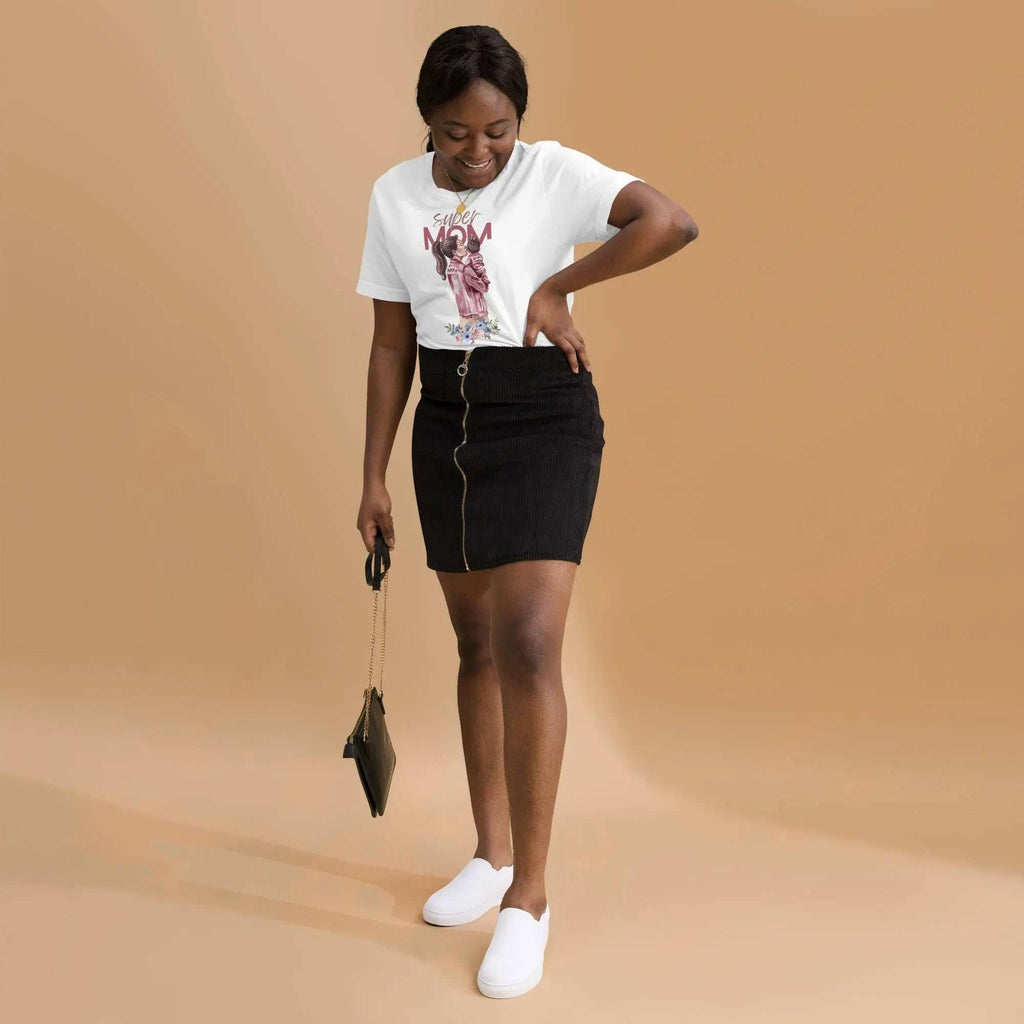 Super Mom T-shirtSuper Mom T-shirtElevate your everyday wardrobe with our Super Mom T-shirt – a garment that exceeds every expectation. Experience the ultimate combination of softness, lightweight co[Bal]